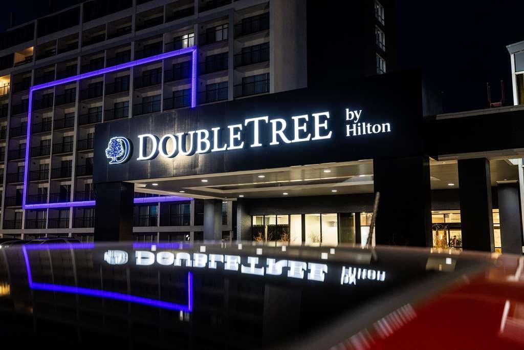 Doubletree By Hilton Calgary North Hotel Bagian luar foto