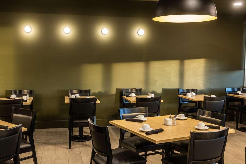 Doubletree By Hilton Calgary North Hotel Restoran foto