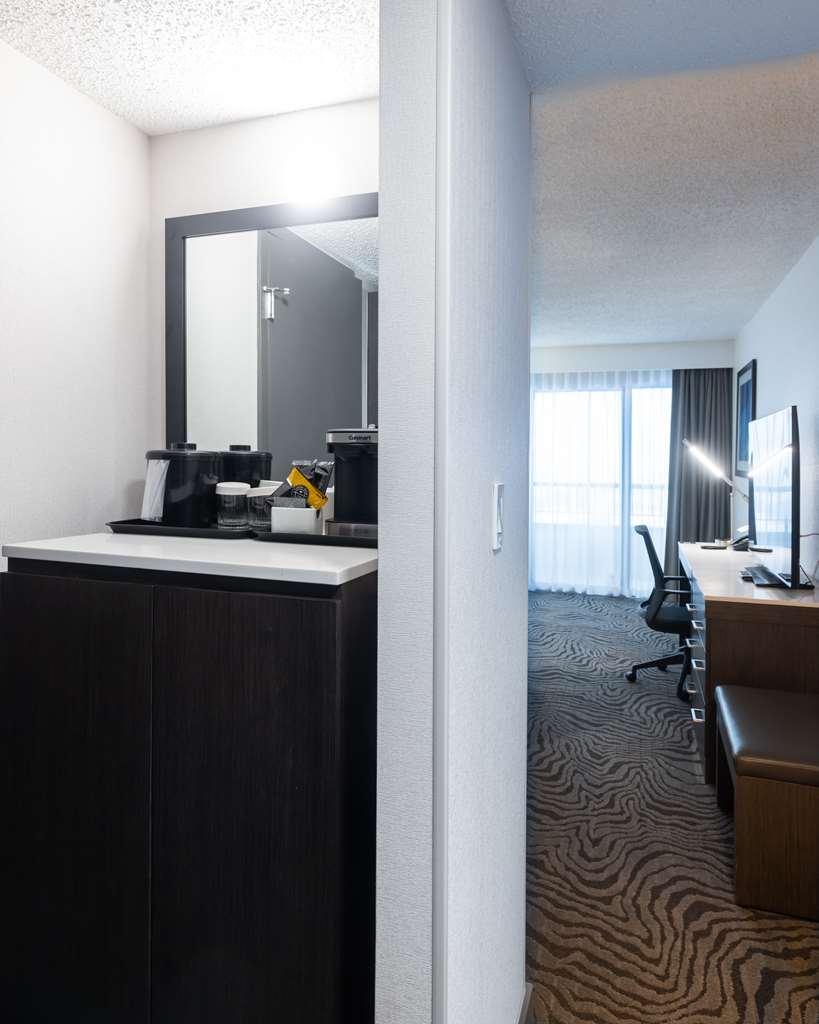 Doubletree By Hilton Calgary North Hotel Ruang foto