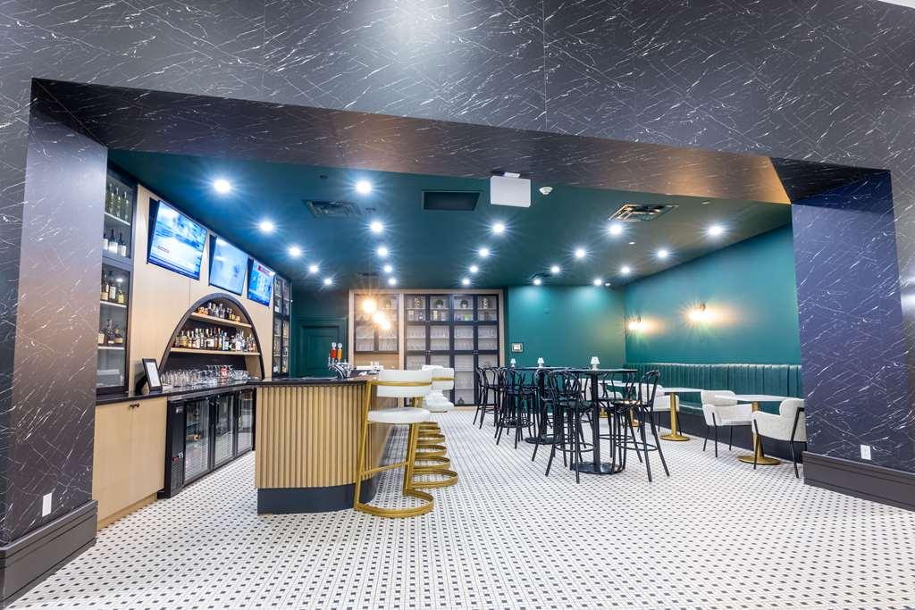 Doubletree By Hilton Calgary North Hotel Restoran foto